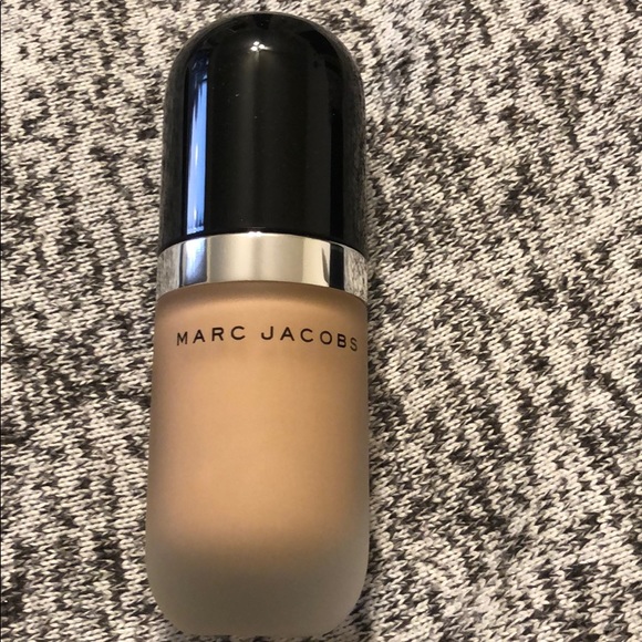 Marc Jacobs 46 Golden Deep Re(Marc)able Remarcable Foundation - Picture 1 of 3
